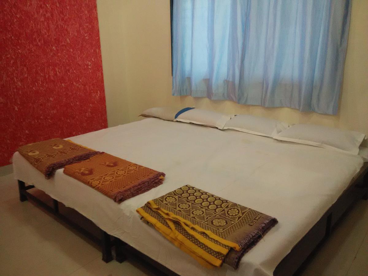 Hotel Shri Krishna Sirdi Kültér fotó