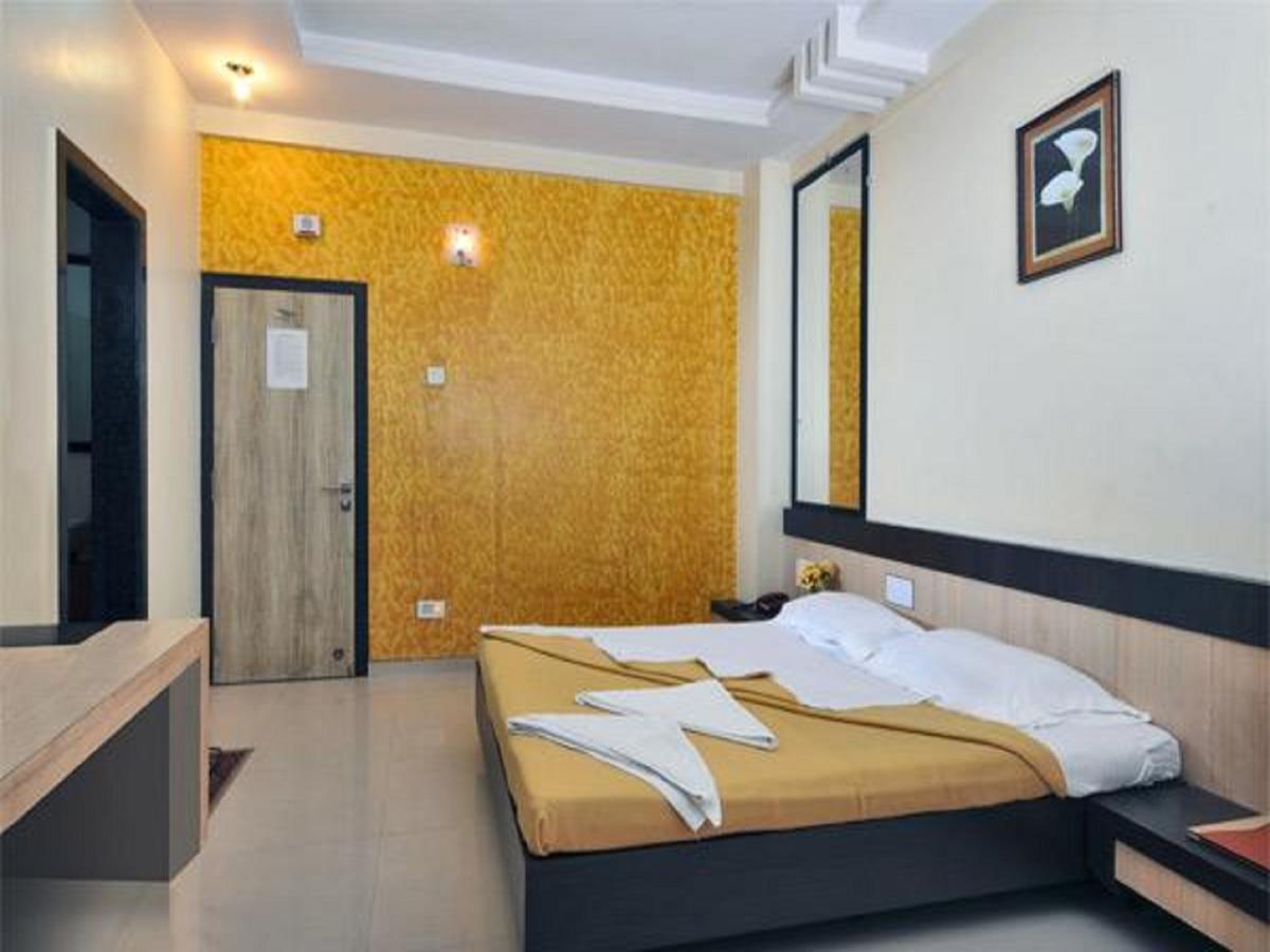 Hotel Shri Krishna Sirdi Kültér fotó