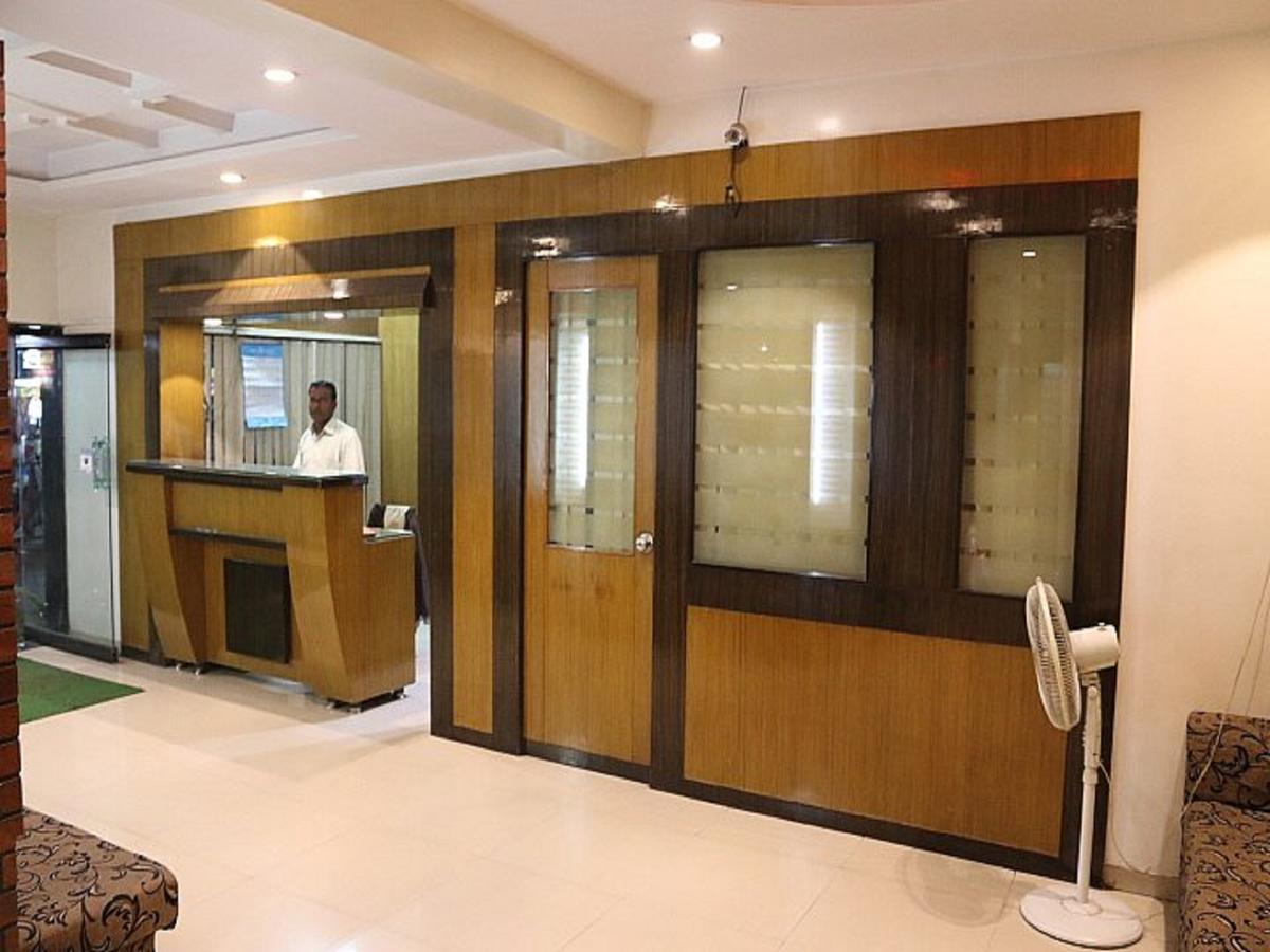 Hotel Shri Krishna Sirdi Kültér fotó