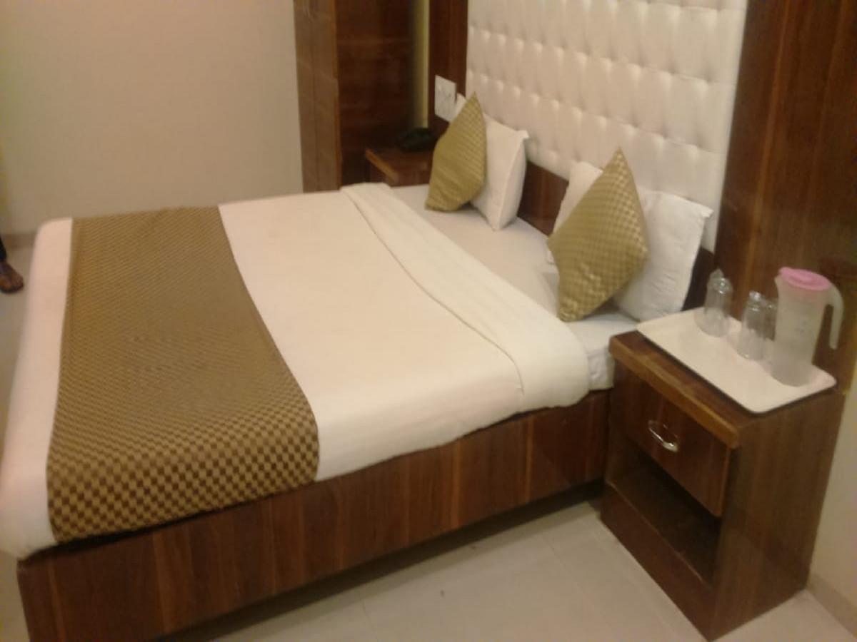 Hotel Shri Krishna Sirdi Kültér fotó
