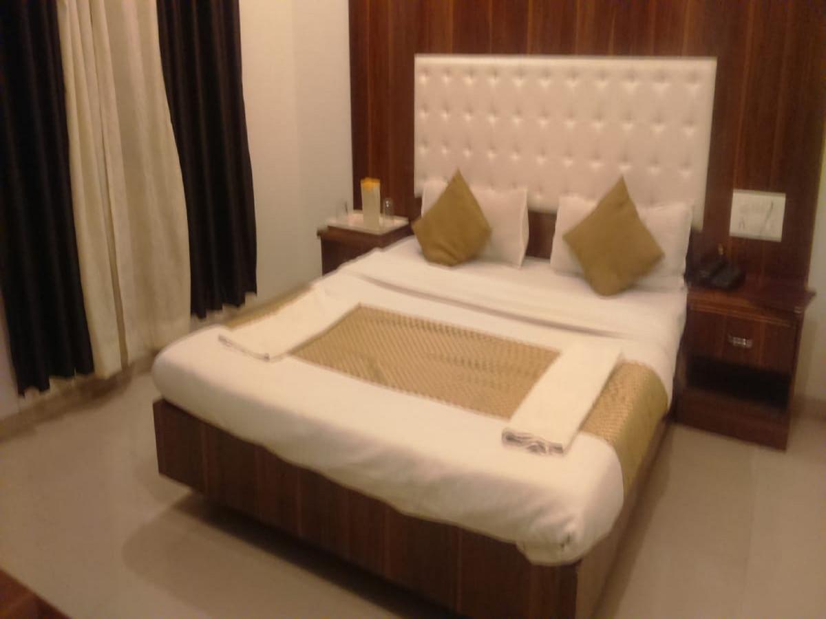 Hotel Shri Krishna Sirdi Kültér fotó