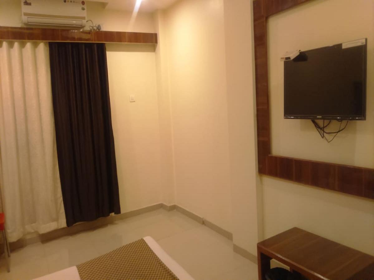 Hotel Shri Krishna Sirdi Kültér fotó