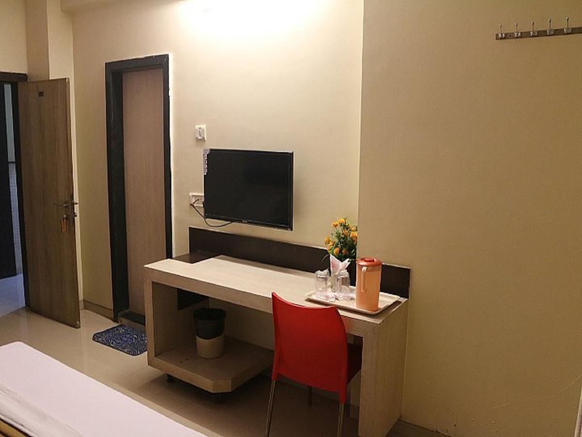 Hotel Shri Krishna Sirdi Kültér fotó